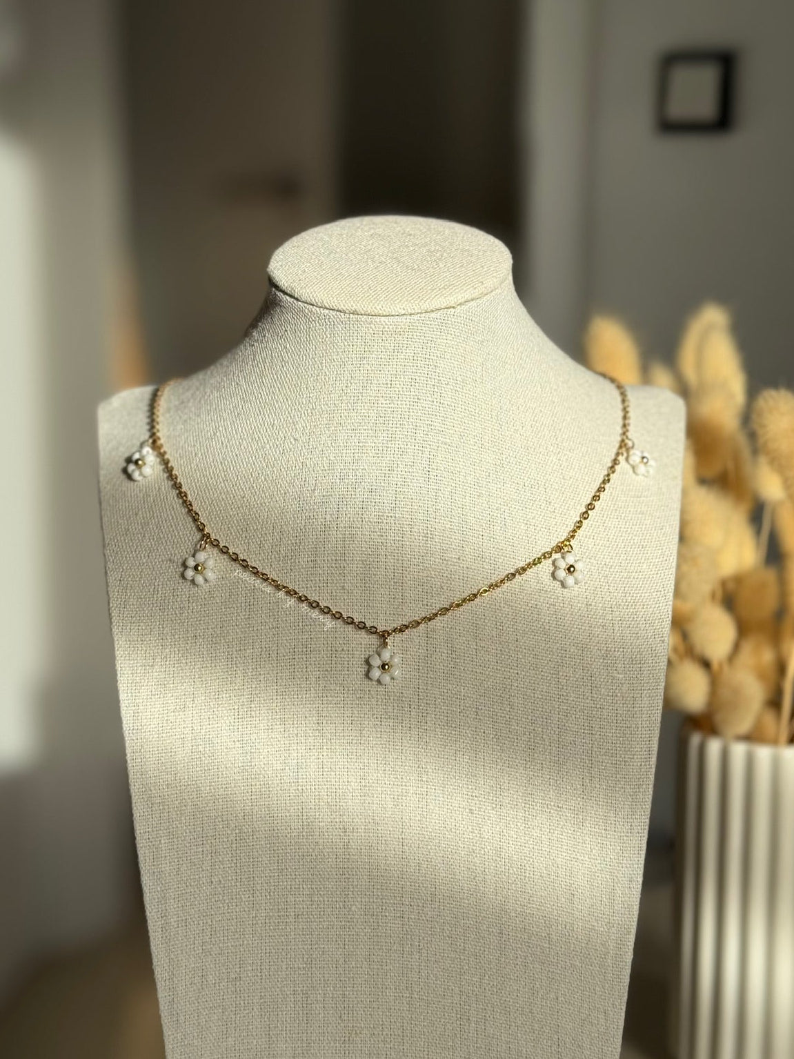 Goldene Blumenkette mit weißen Gänseblümchen Anhängern 🤍